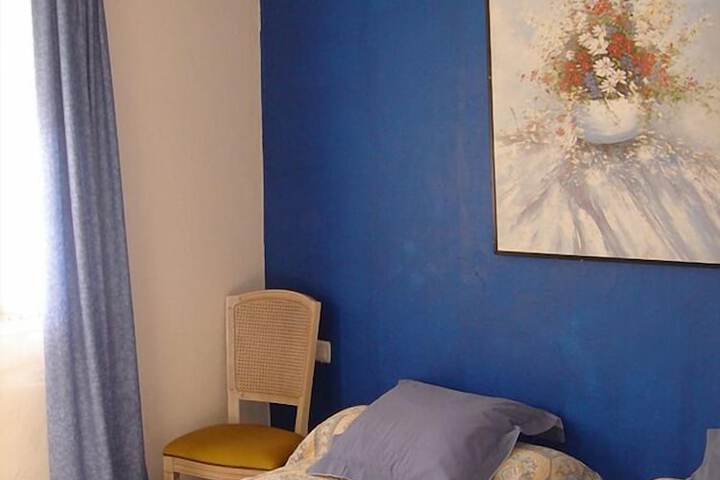 Room 16 of 48
