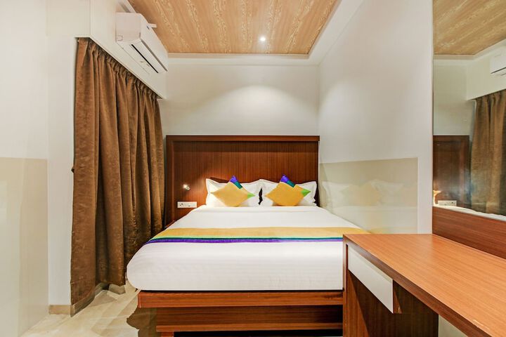 Room 7 of 27