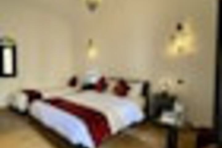 Room 29 of 435