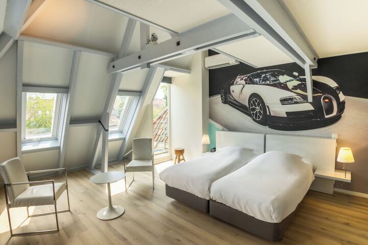 Room 16 of 29