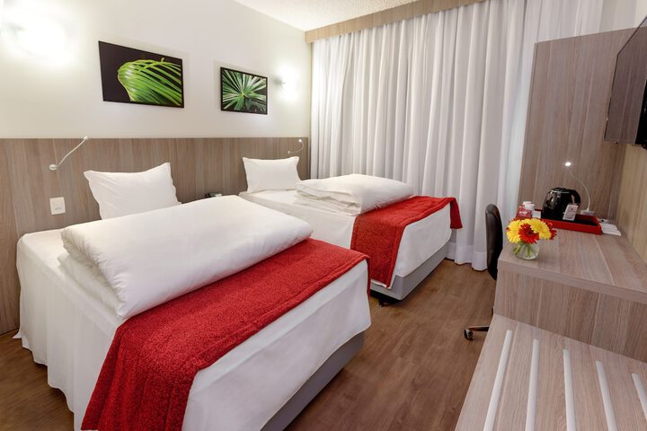 Room 2 of 50