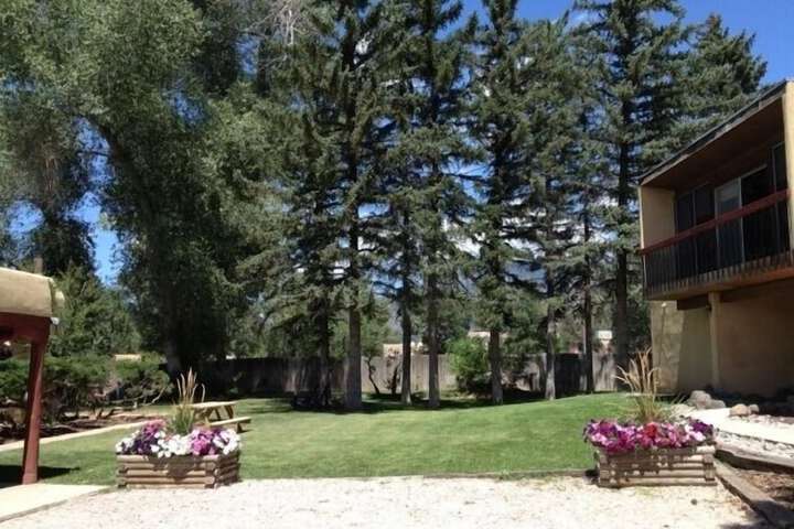 Property Grounds 33 of 74