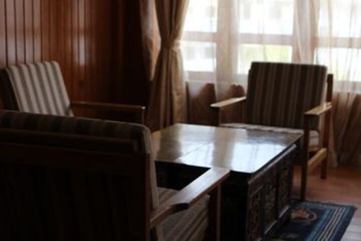 Room 32 of 49