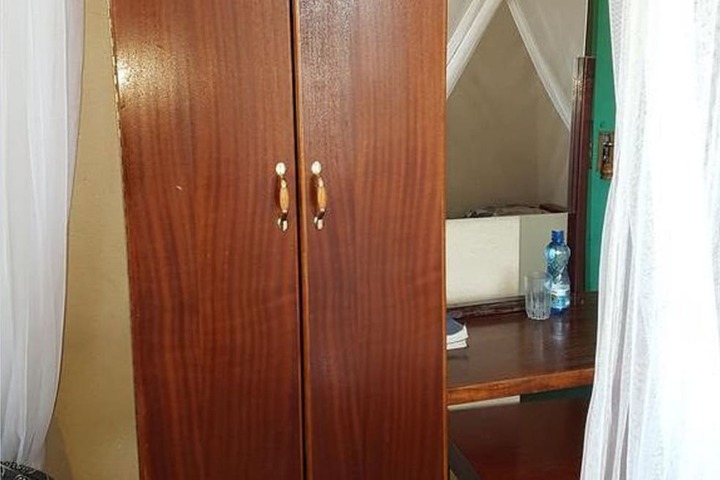Room 2 of 11