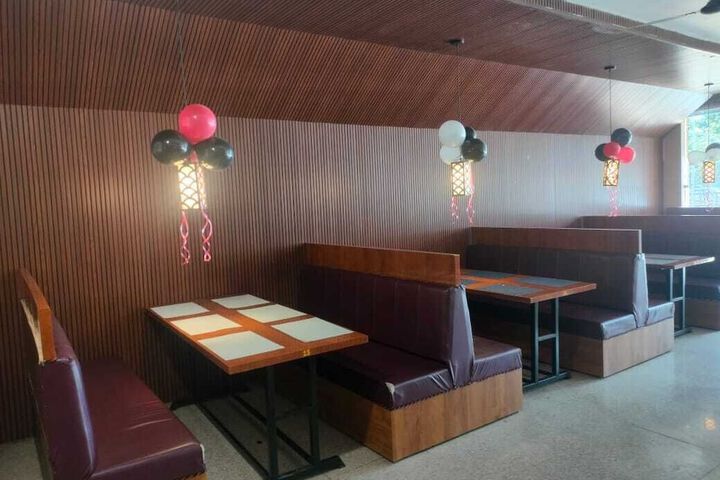 Dining 4 of 6