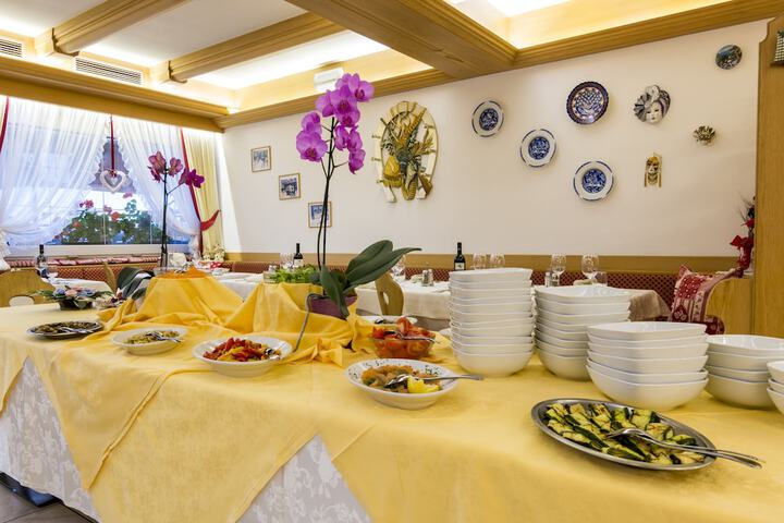Dining 49 of 118