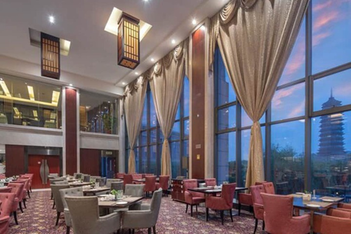 Dining Photos