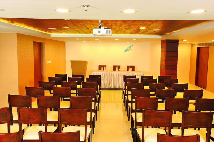 Business Center 32 of 33