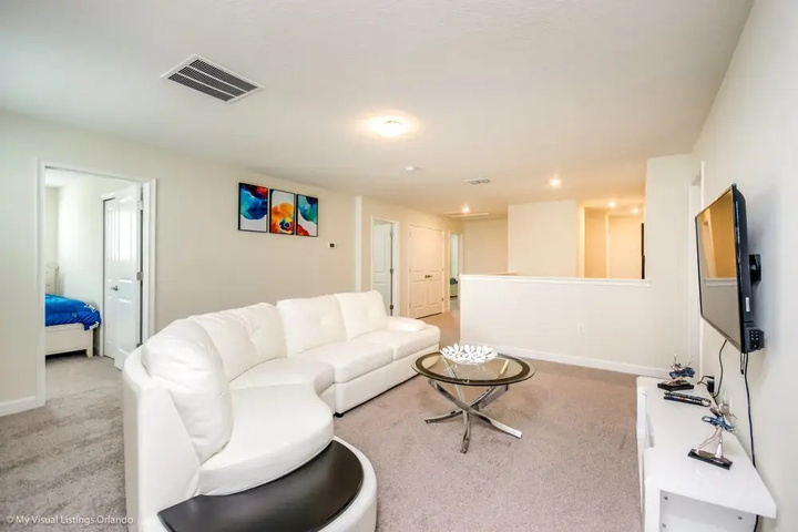 Room 7 of 30