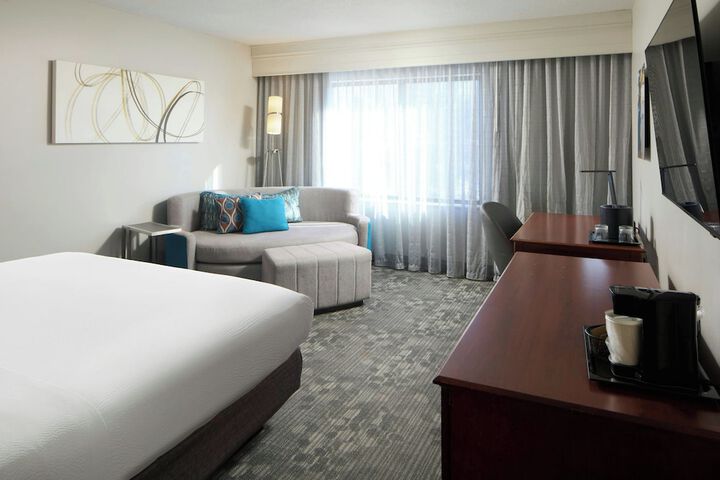 Room 9 of 26