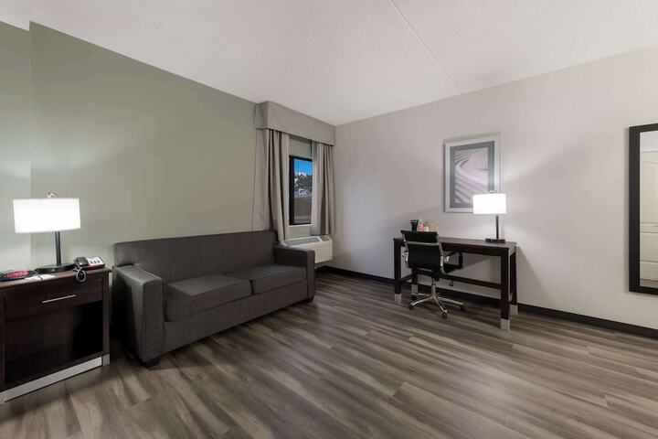 Room 16 of 51