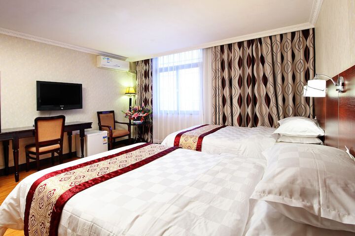 Room 2 of 55