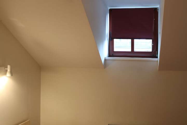 Room 12 of 43