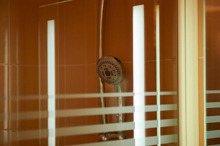 Room 10 of 26