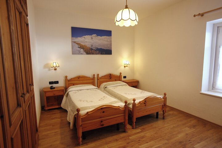 Room 13 of 48
