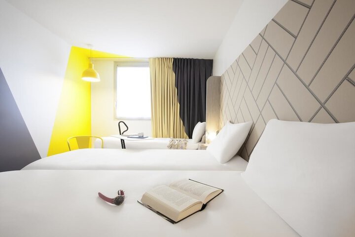 Room 5 of 19