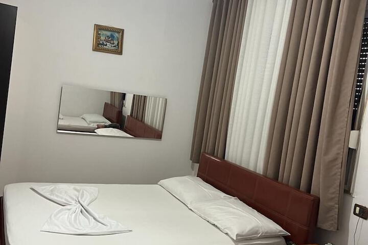 Room 9 of 21