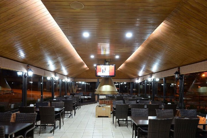 Dining 6 of 17