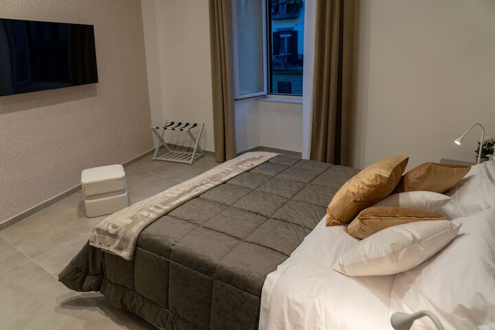 Room 9 of 38