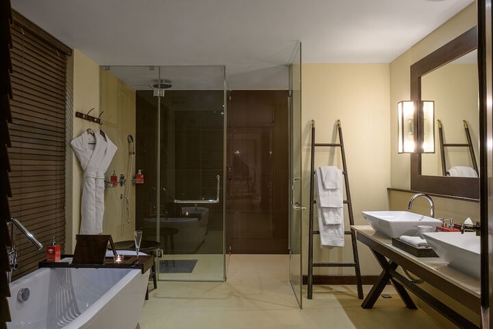 Room 11 of 45