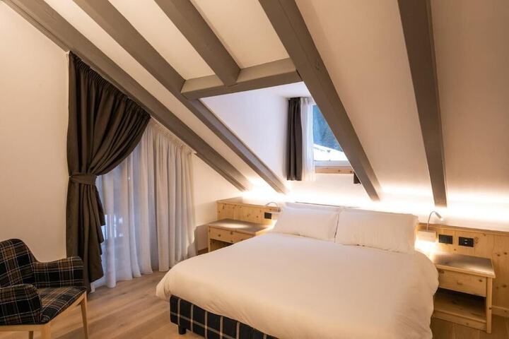 Room 9 of 55