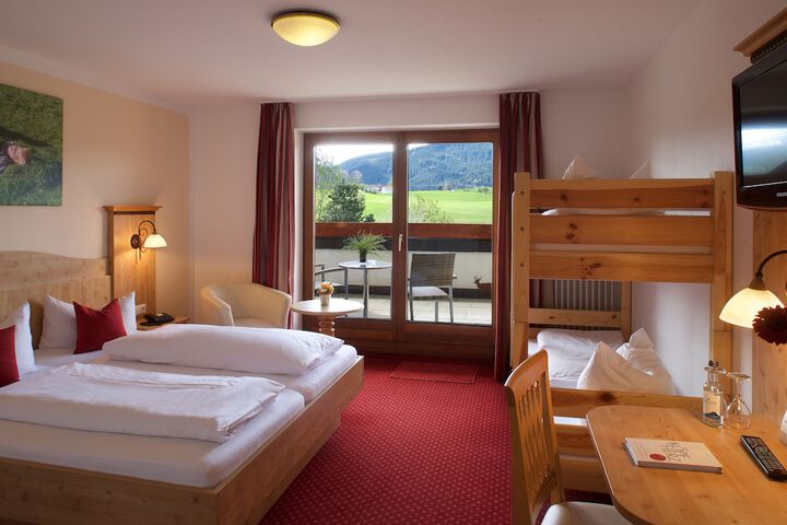 Room 5 of 32