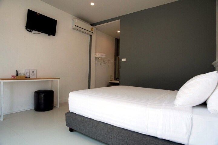 Room 4 of 26
