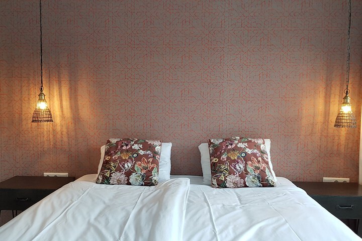 Room 8 of 53