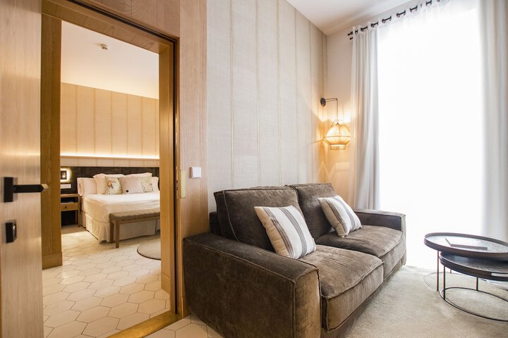 Room 47 of 94