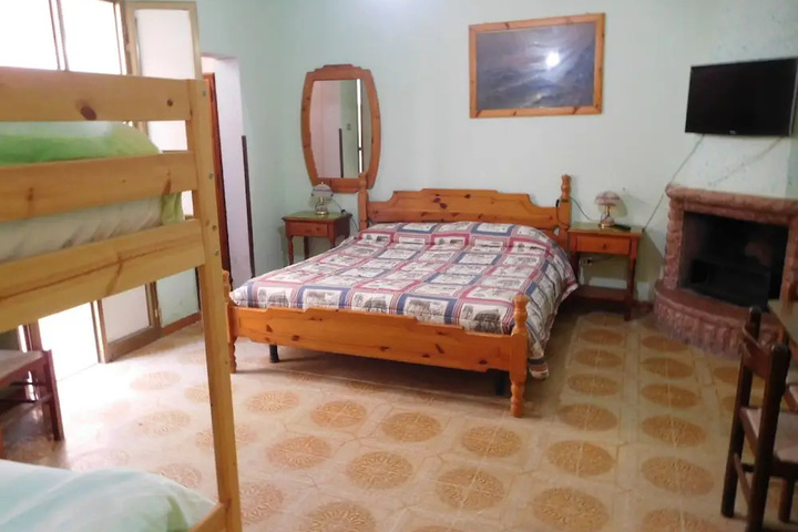 Room 6 of 27
