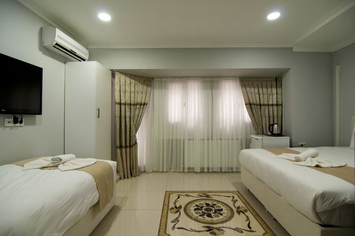 Room 51 of 83