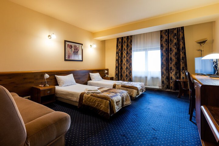 Room 5 of 52