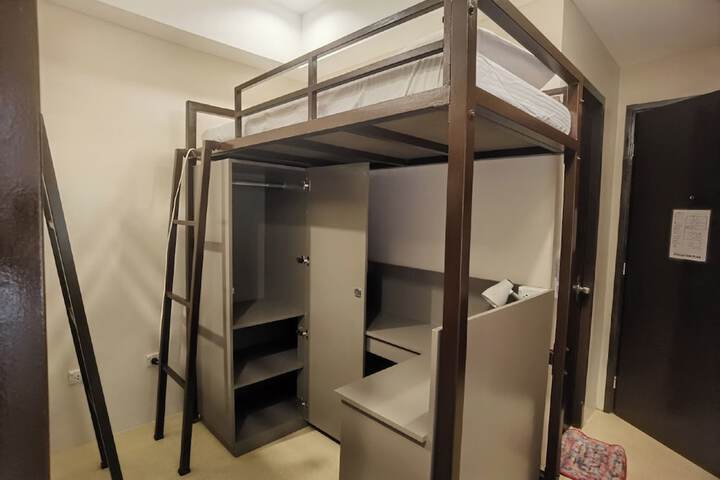 Room 18 of 34