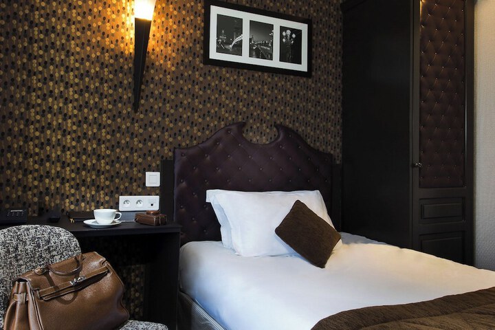Room 17 of 29