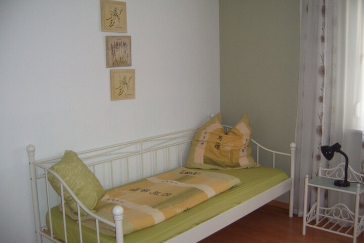 Room 9 of 26