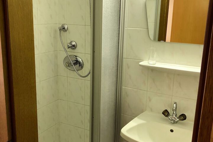 Room 15 of 43
