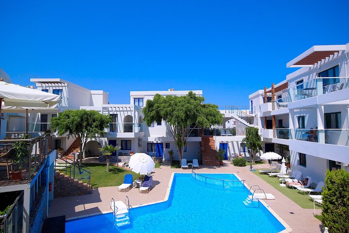 Pools & Facilities