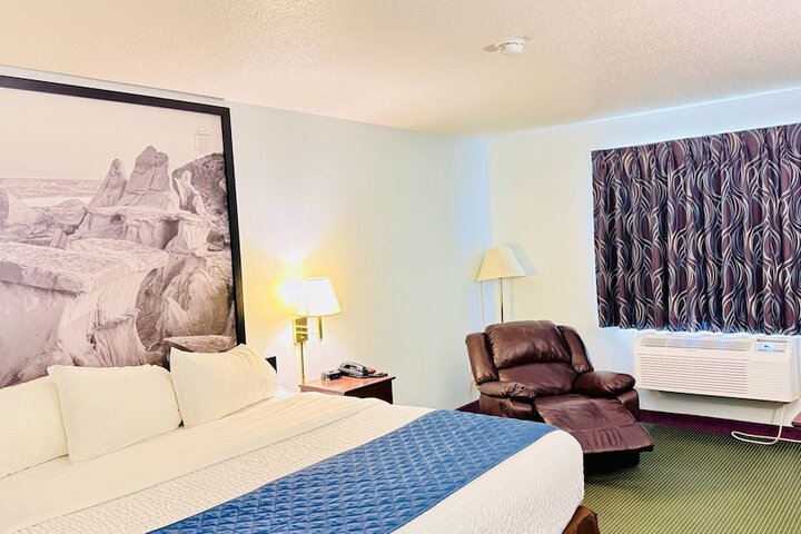 Room 12 of 28