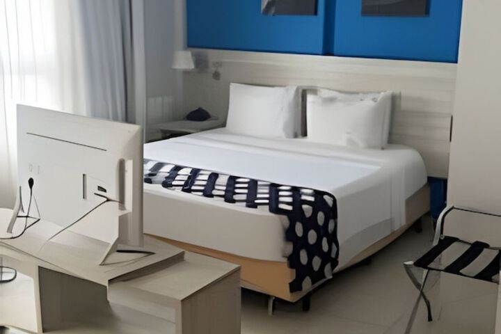 Room 3 of 137