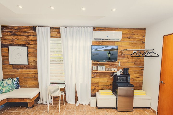 Room 4 of 28