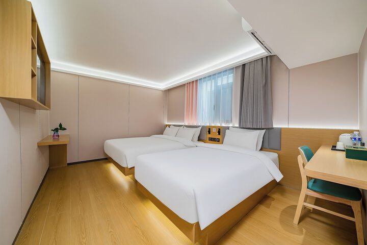 Room 5 of 22