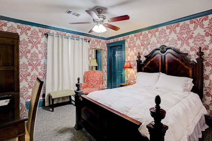 Room 37 of 82
