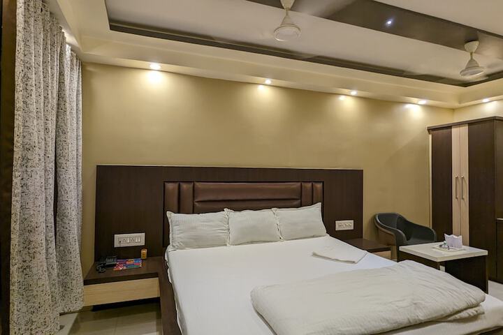 Room 27 of 150