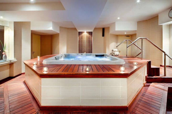 Pool 42 of 81