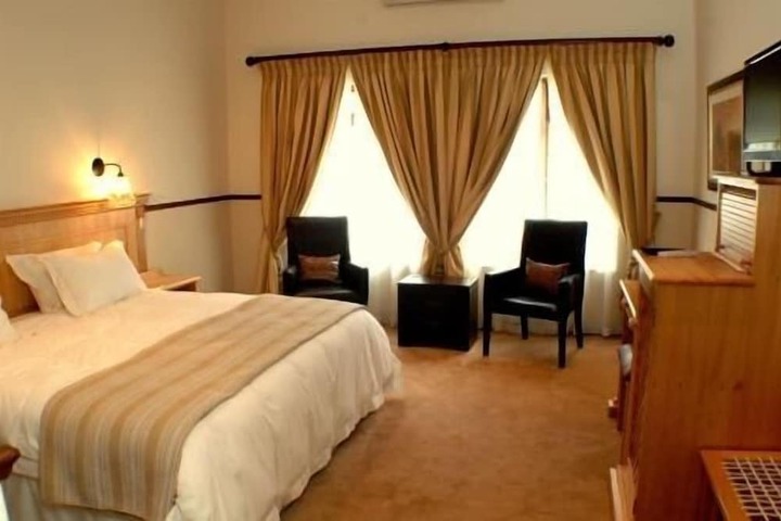 Room 14 of 33