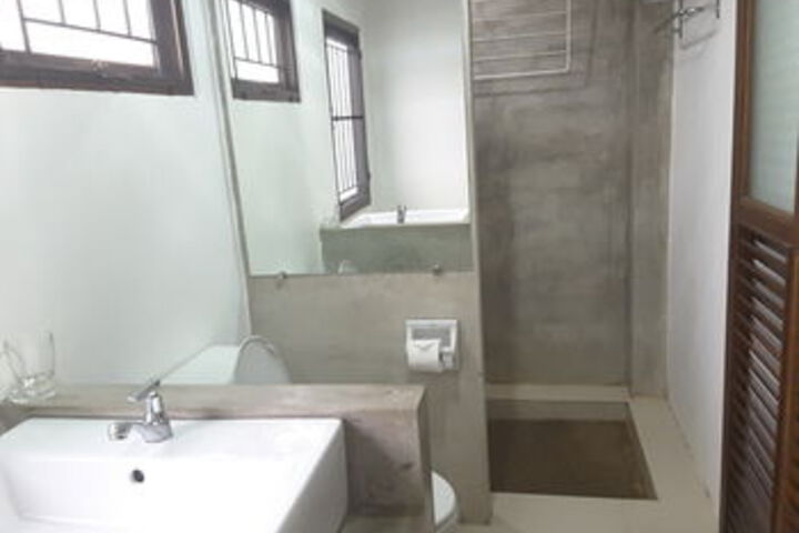 Room 2 of 40
