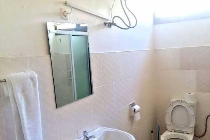 Room 7 of 11