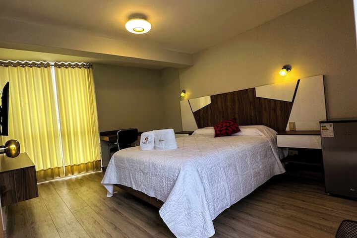 Room 12 of 33