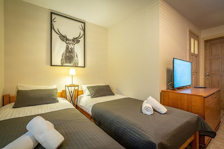 Room 30 of 180