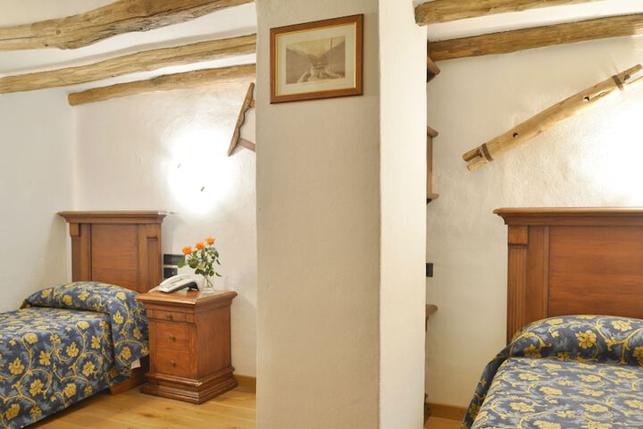 Room 5 of 53